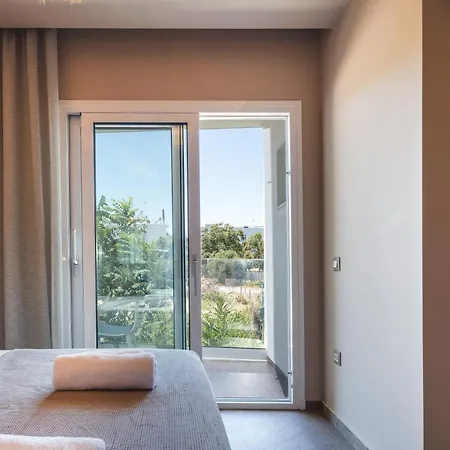 Skipper Beachfront Suites Hersonissos  Pokoj fotografie