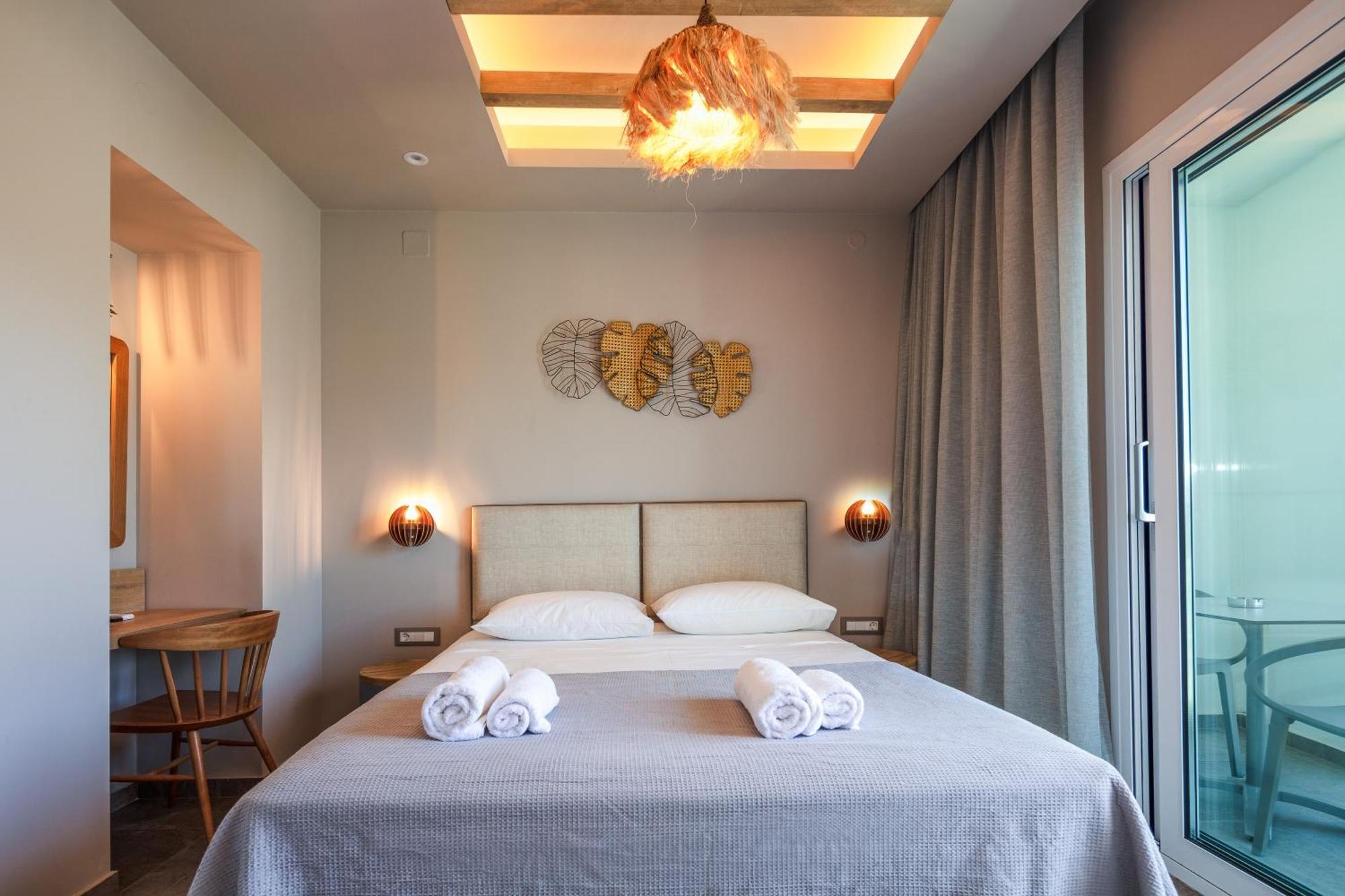 Skipper Beachfront Apartment Hersonissos (Crete)