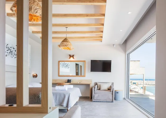 Skipper Beachfront Suites